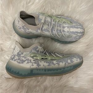 YOUTH - Yeezys Boost 380